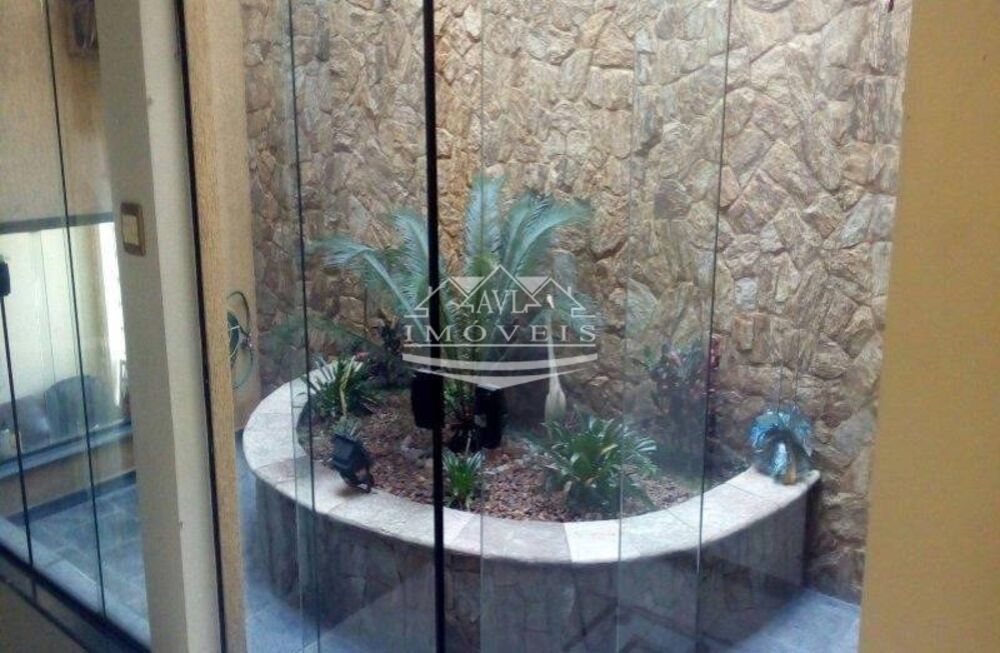 Sobrado, 3 quartos, 420 m² - Foto 1