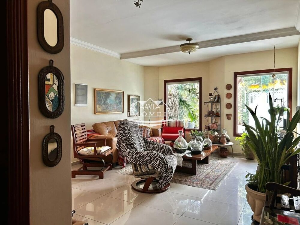 Sobrado, 3 quartos, 219 m² - Foto 1