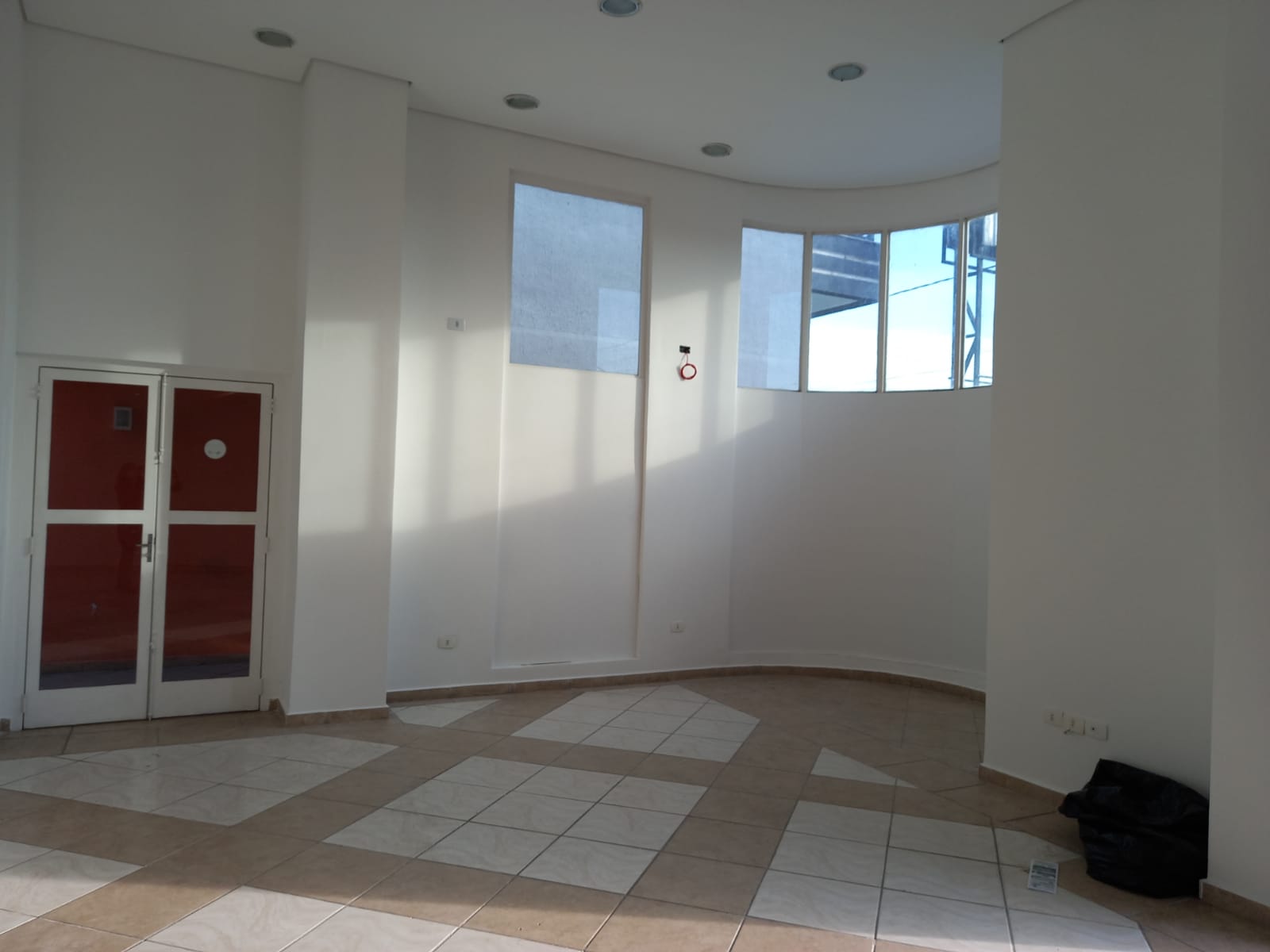 Prédio Inteiro à venda, 141m² - Foto 2