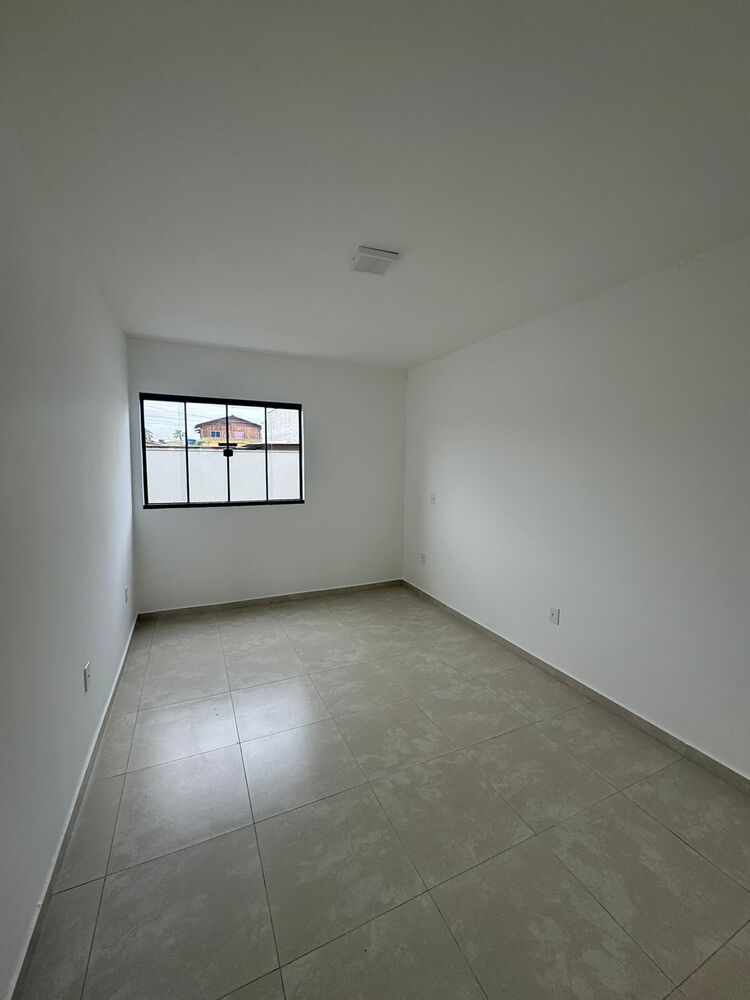 Casa à venda com 2 quartos, 55m² - Foto 8