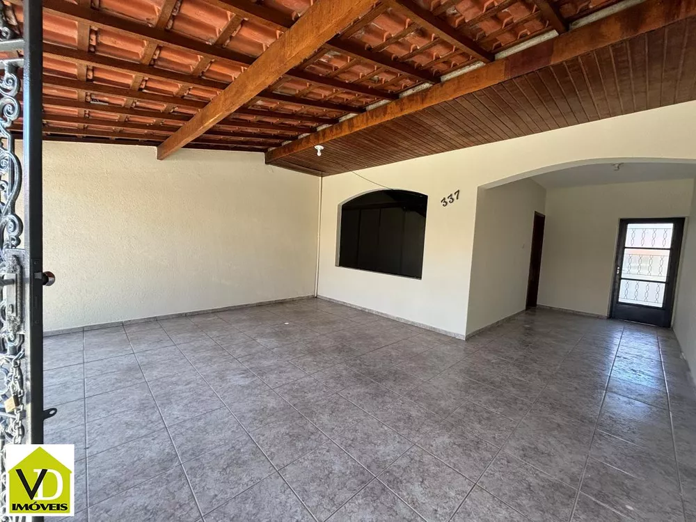 Sobrado à venda com 4 quartos, 150m² - Foto 1