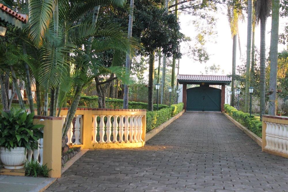 Chácara à venda com 5 quartos, 600m² - Foto 1