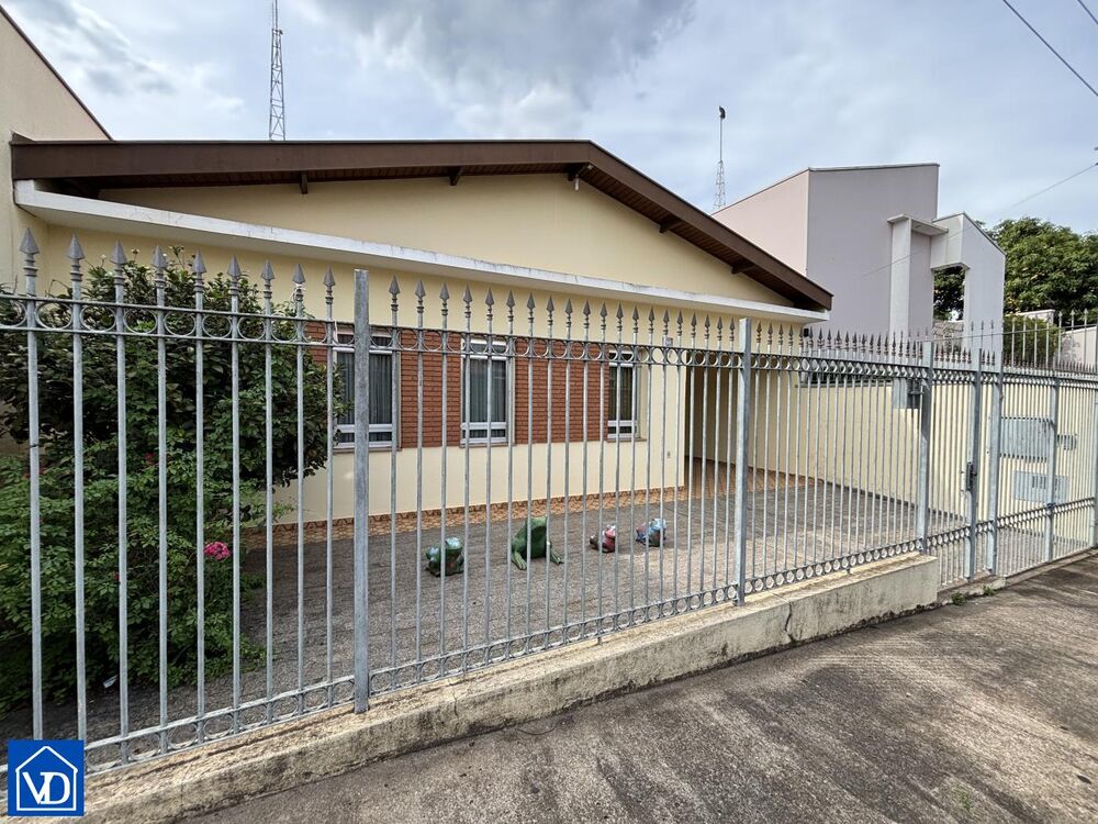 Casa, 4 quartos, 181 m² - Foto 1