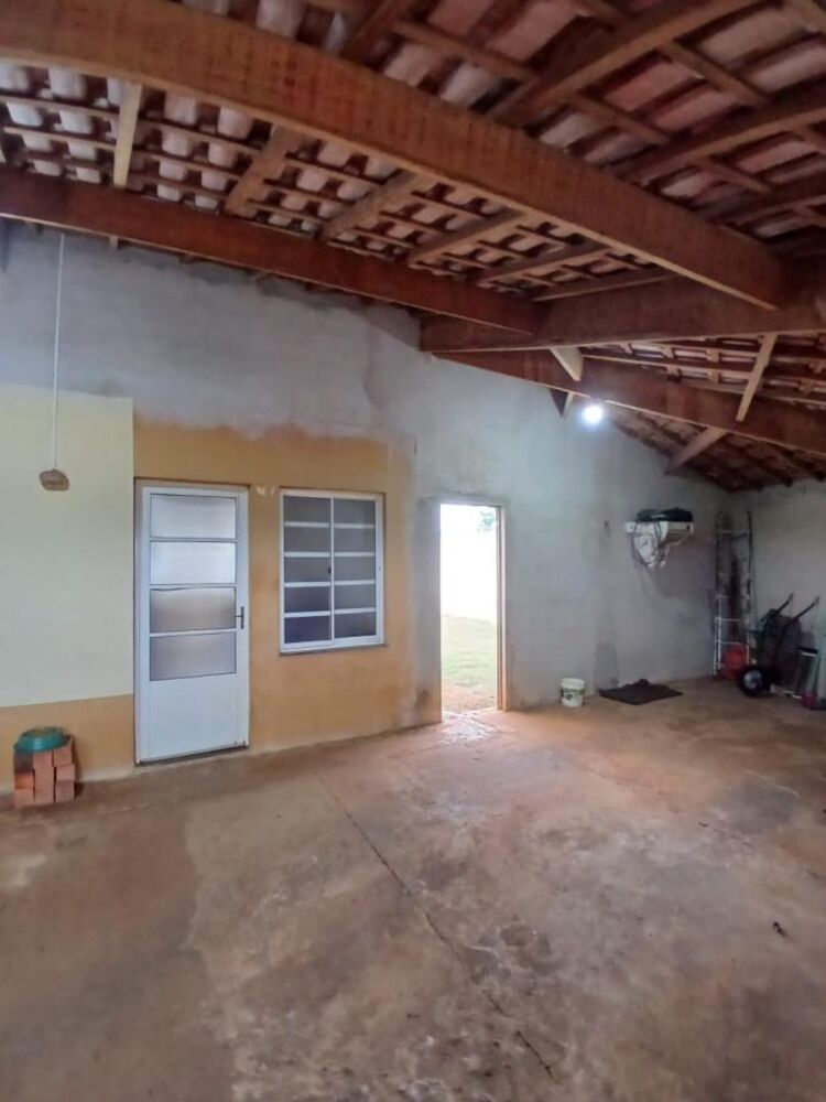 Casa à venda com 2 quartos, 45m² - Foto 4