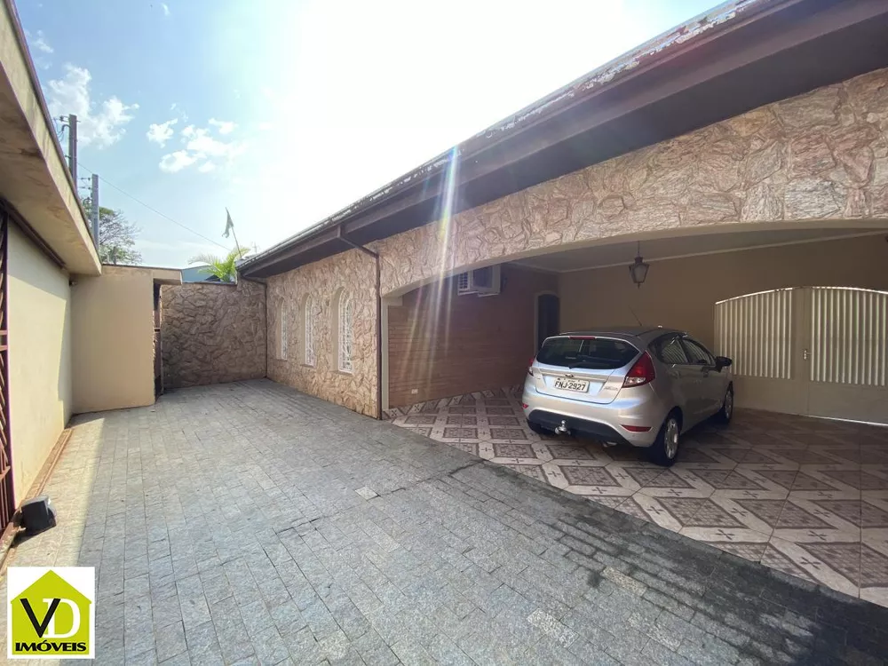 Casa à venda com 4 quartos, 182m² - Foto 3