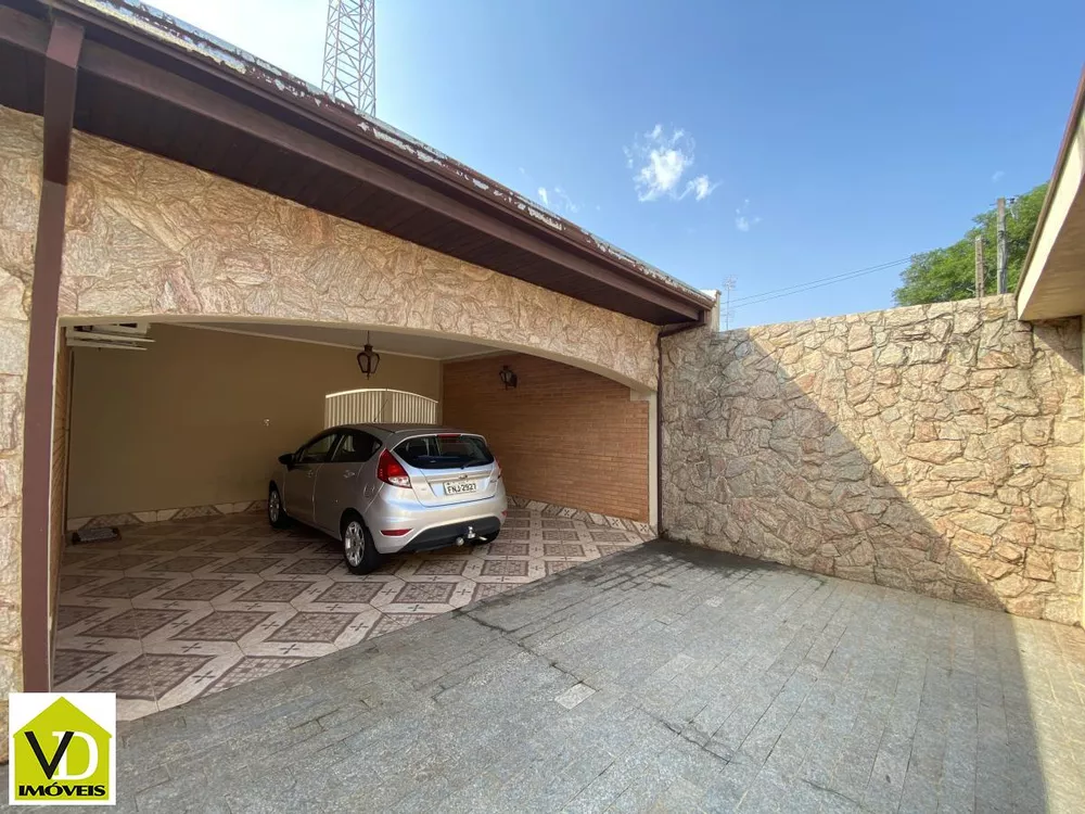 Casa à venda com 4 quartos, 182m² - Foto 2