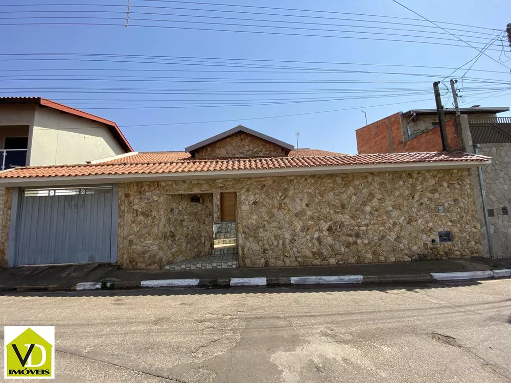 Casa à venda com 4 quartos, 188m² - Foto 2