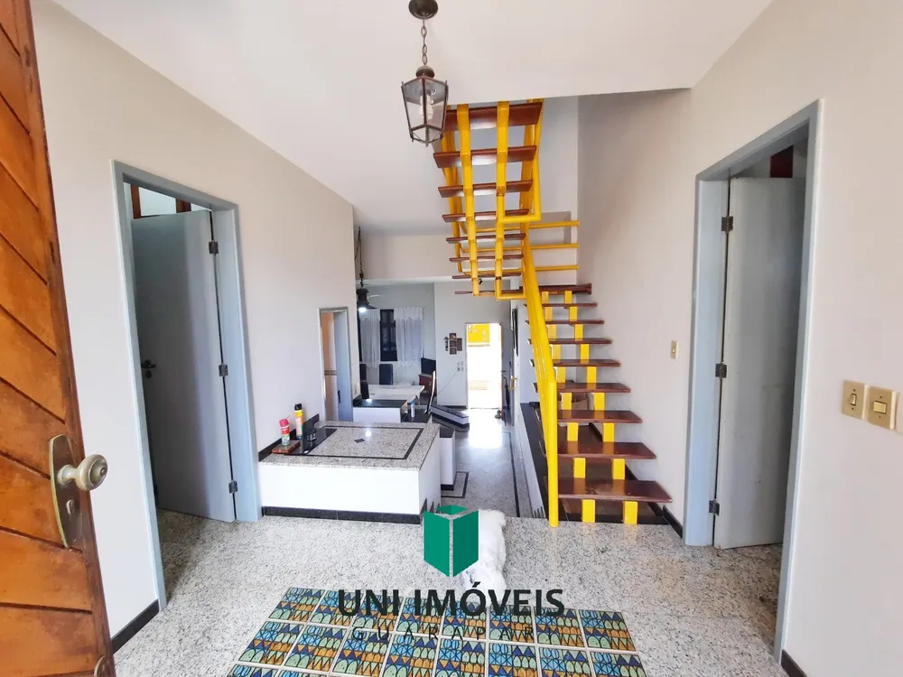Casa, 4 quartos, 220 m² - Foto 2
