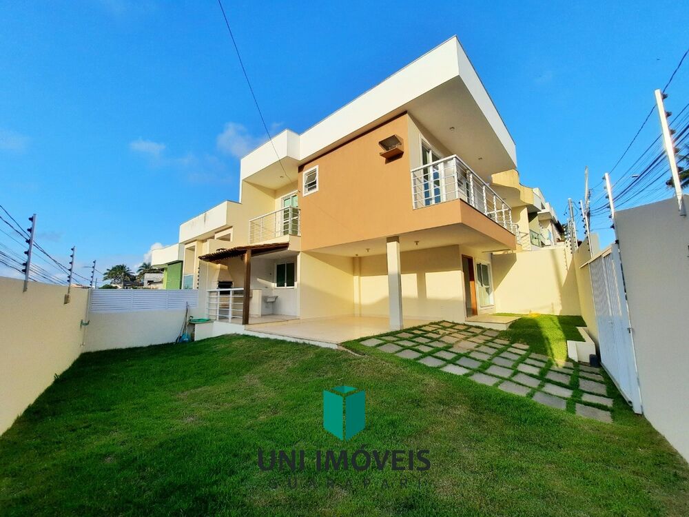 Casa à venda com 3 quartos, 118m² - Foto 1