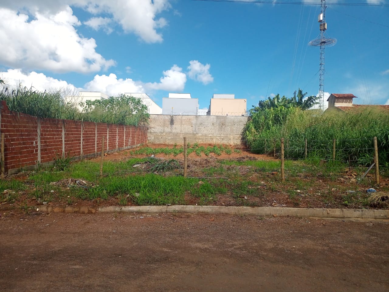 Terreno à venda, 300m2 - Foto 1