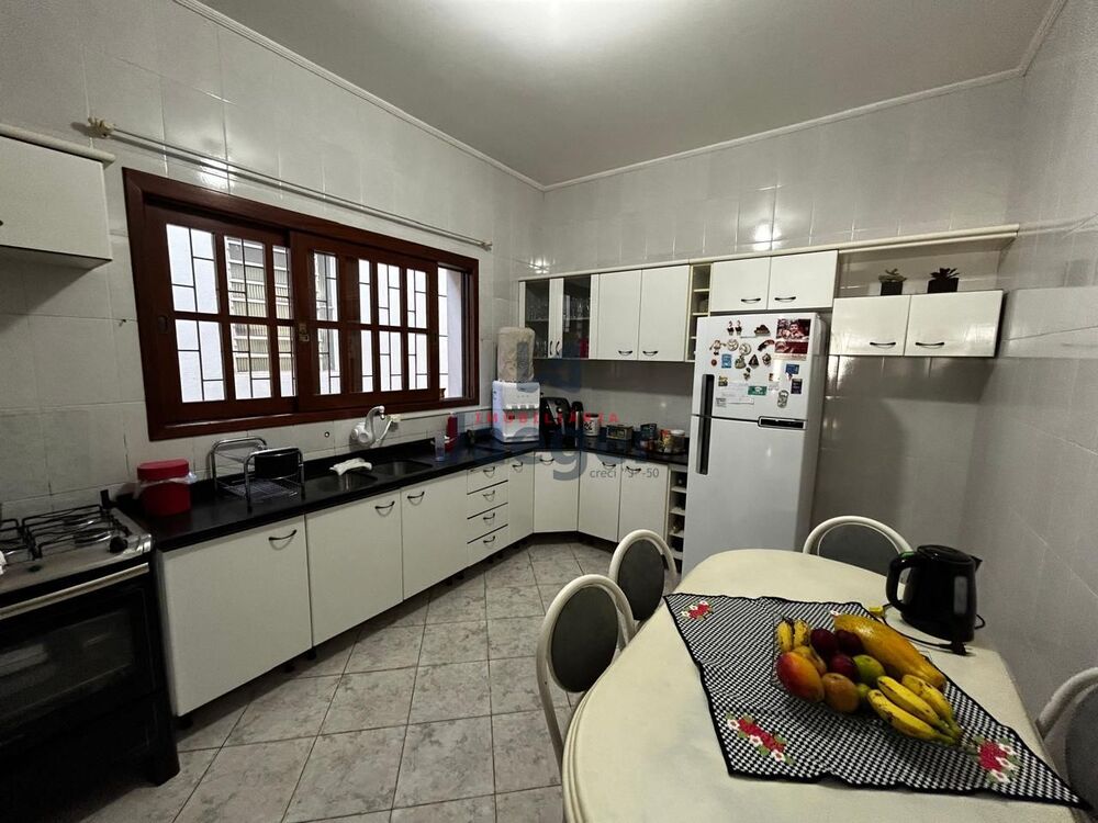 Casa, 4 quartos, 247 m² - Foto 2