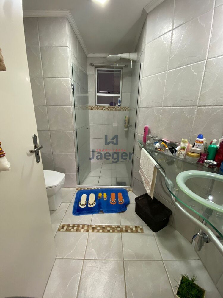 Apartamento à venda com 3 quartos, 125m² - Foto 3