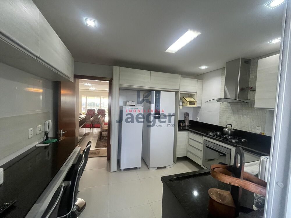 Apartamento à venda com 3 quartos, 129m² - Foto 8