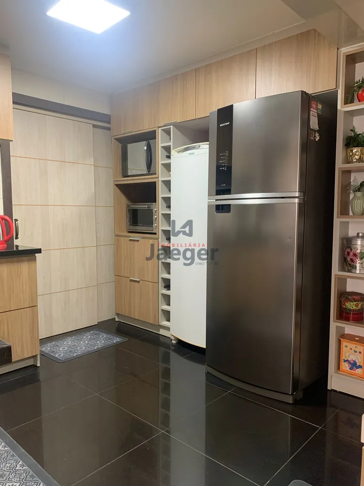 Apartamento, 3 quartos, 140 m² - Foto 2