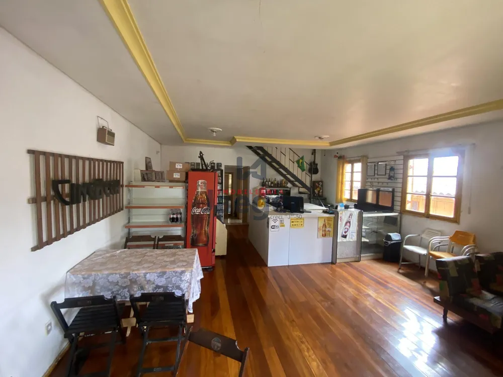 Casa, 6 quartos, 252 m² - Foto 2