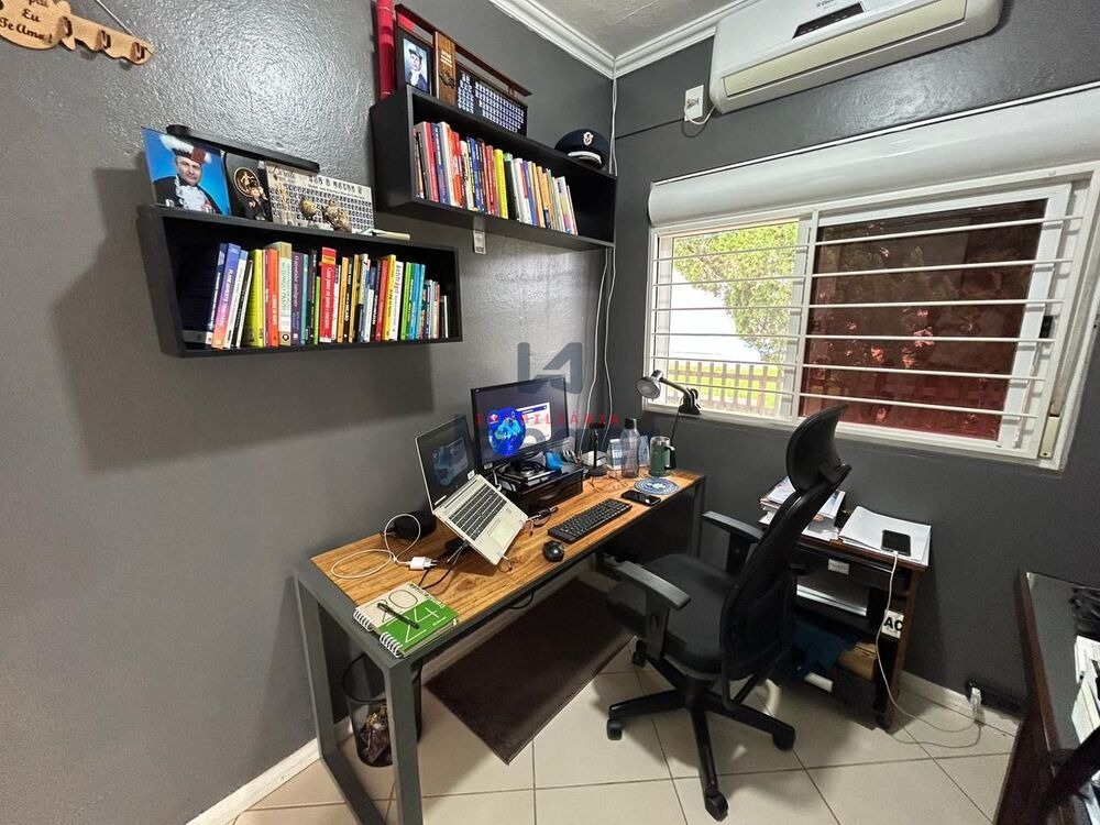 Casa à venda com 4 quartos, 200m² - Foto 16