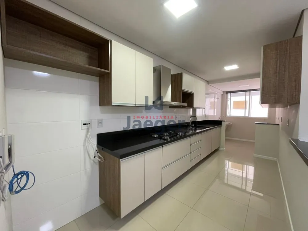 Apartamento, 3 quartos, 107 m² - Foto 2