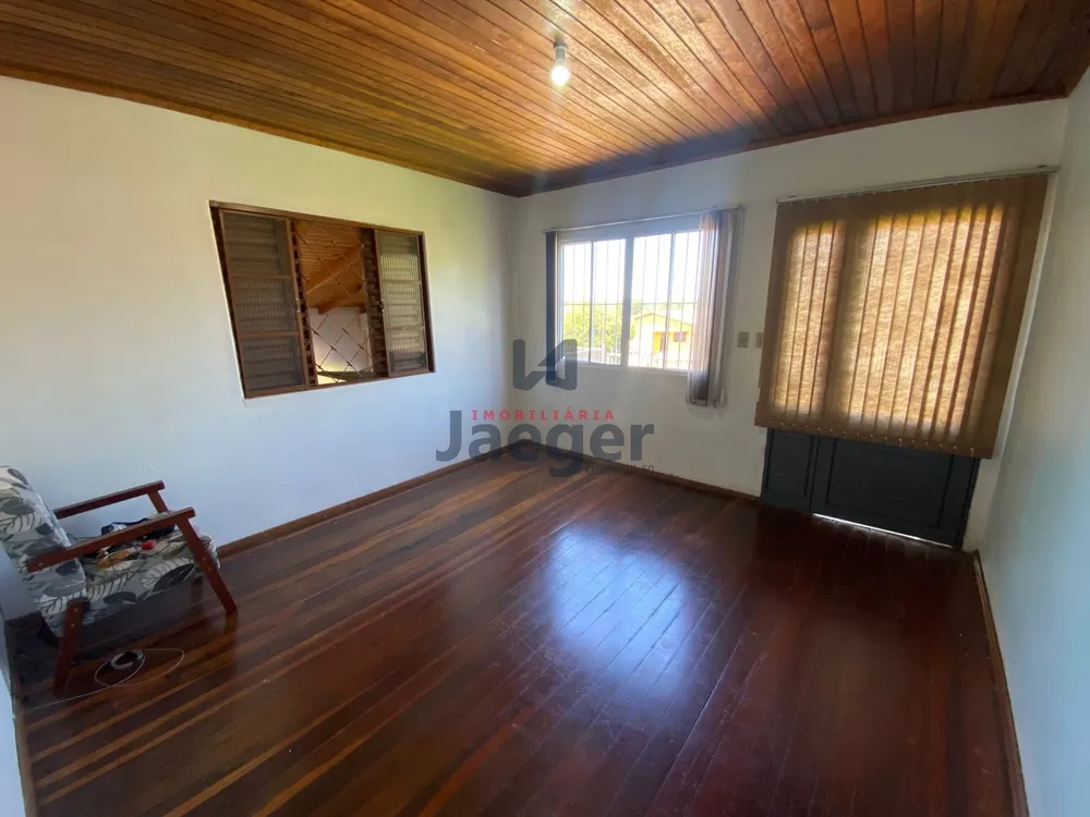 Casa, 4 quartos, 239 m² - Foto 2