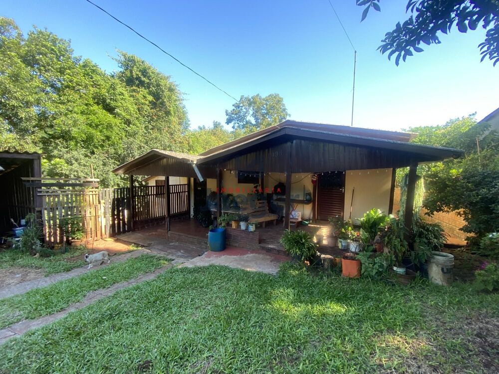 Casa à venda com 2 quartos, 100m² - Foto 2