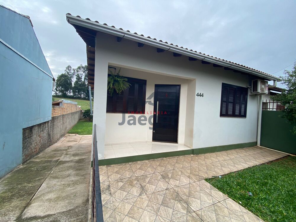 Casa à venda com 2 quartos, 54m² - Foto 1