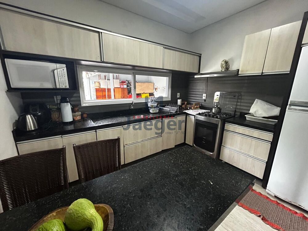 Casa, 3 quartos, 174 m² - Foto 1