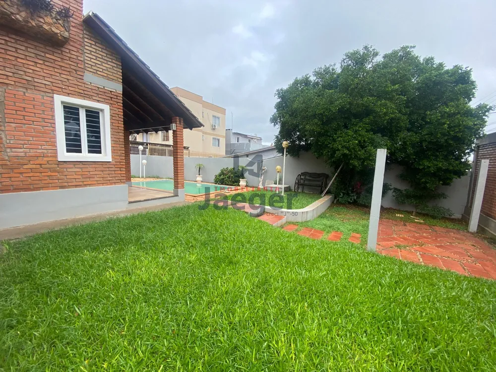 Casa, 5 quartos, 277 m² - Foto 2