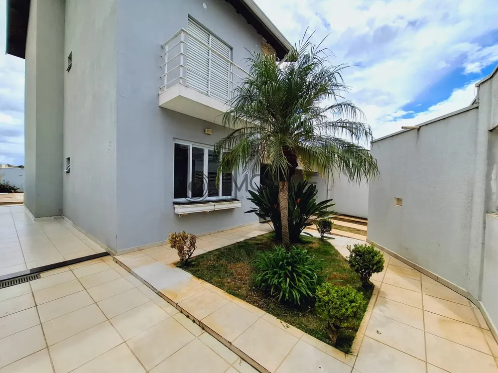 Casa, 3 quartos, 240 m² - Foto 1