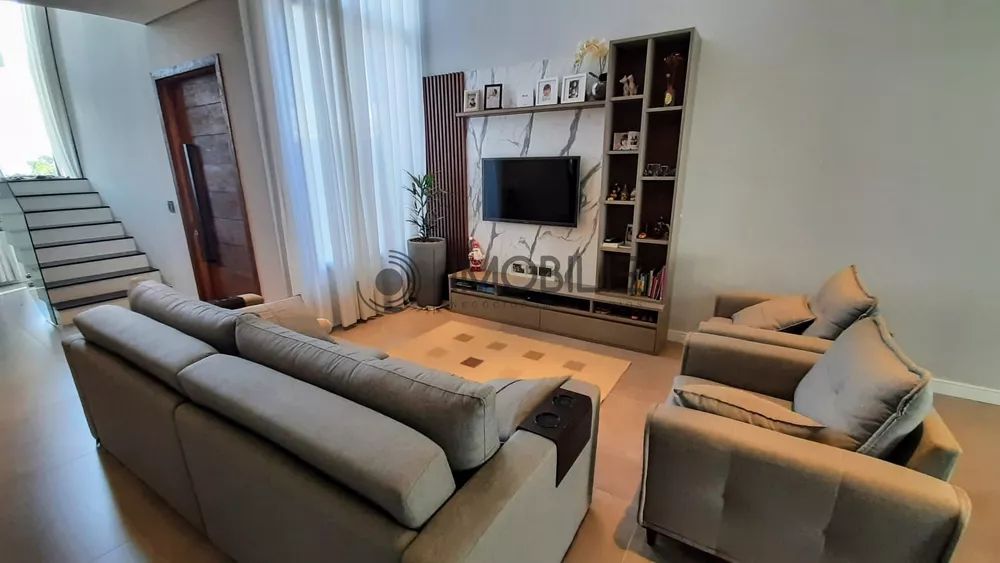 Casa à venda com 3 quartos, 220m² - Foto 5