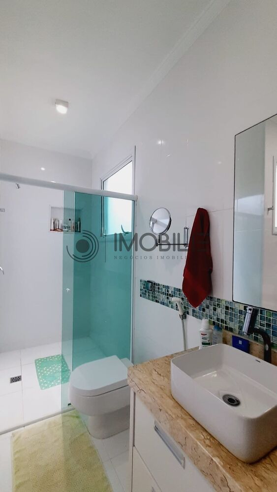 Casa, 3 quartos, 264 m² - Foto 1