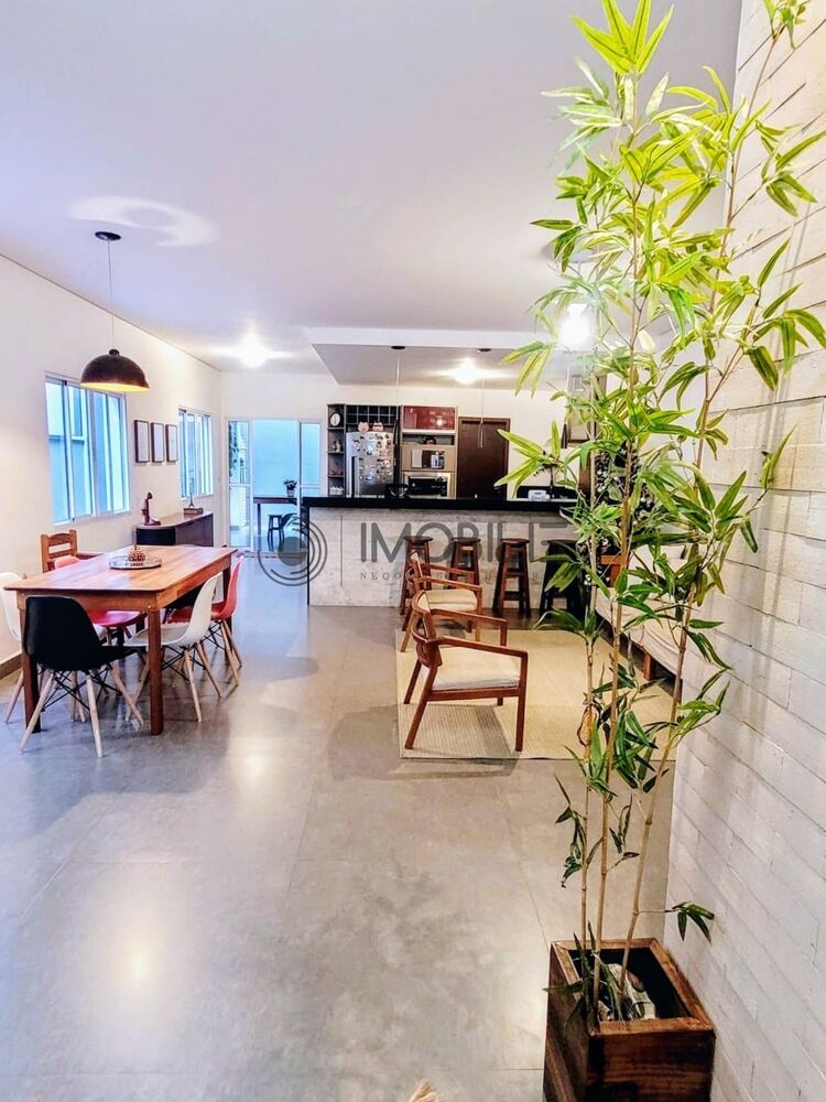 Casa, 3 quartos, 205 m² - Foto 2