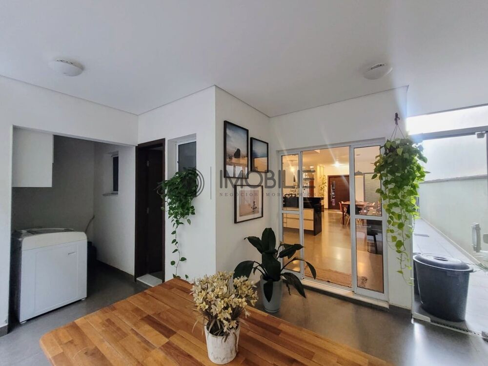 Casa, 3 quartos, 205 m² - Foto 4