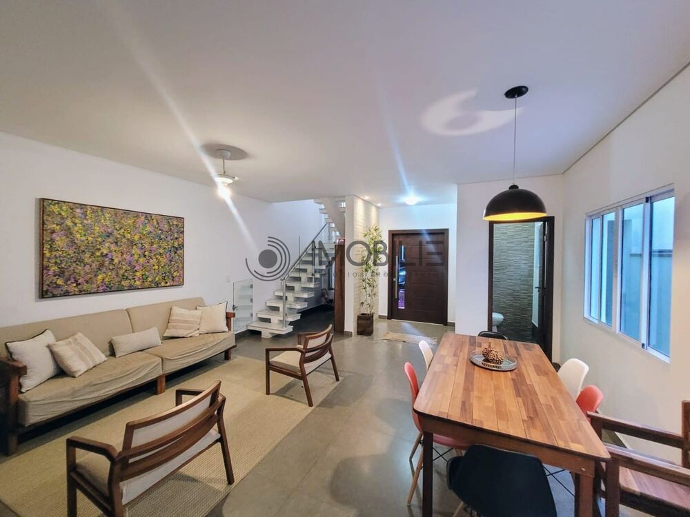 Casa, 3 quartos, 205 m² - Foto 1
