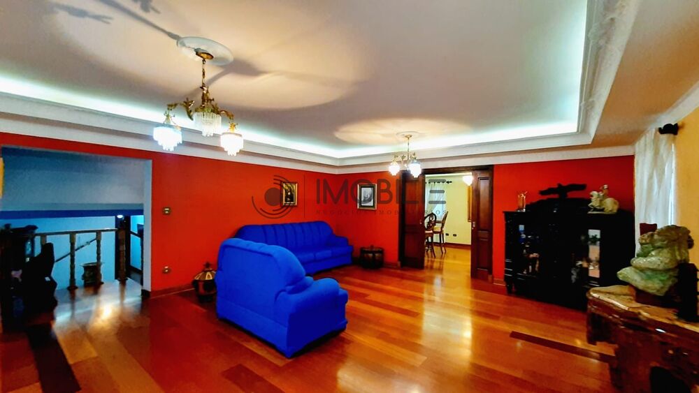Casa à venda com 7 quartos, 1298m² - Foto 2
