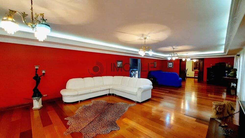 Casa à venda com 7 quartos, 1298m² - Foto 3