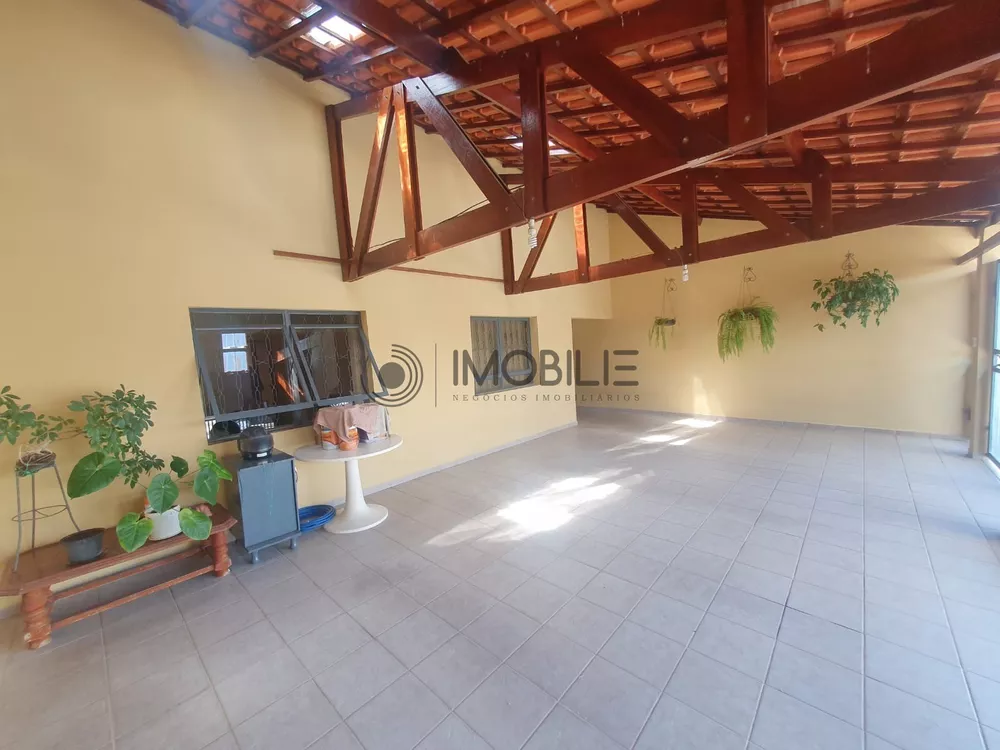 Casa à venda com 3 quartos, 194m² - Foto 3