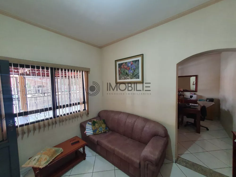 Casa à venda com 3 quartos, 194m² - Foto 4