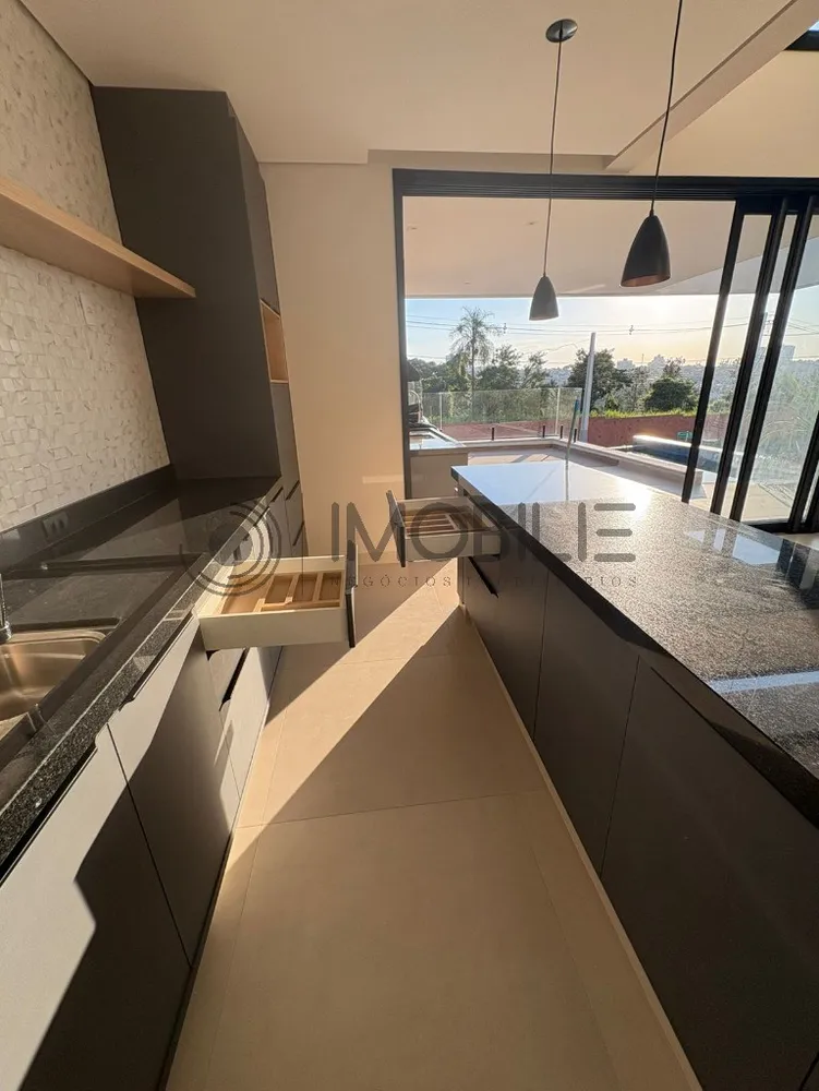 Casa, 3 quartos, 244 m² - Foto 3
