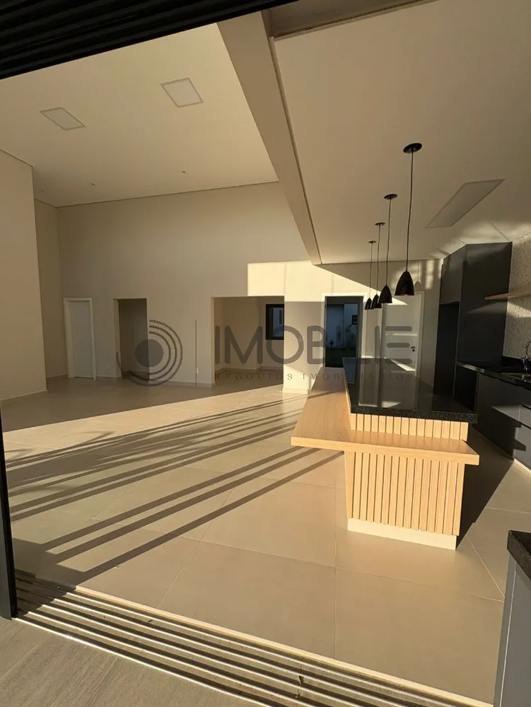 Casa, 3 quartos, 244 m² - Foto 2