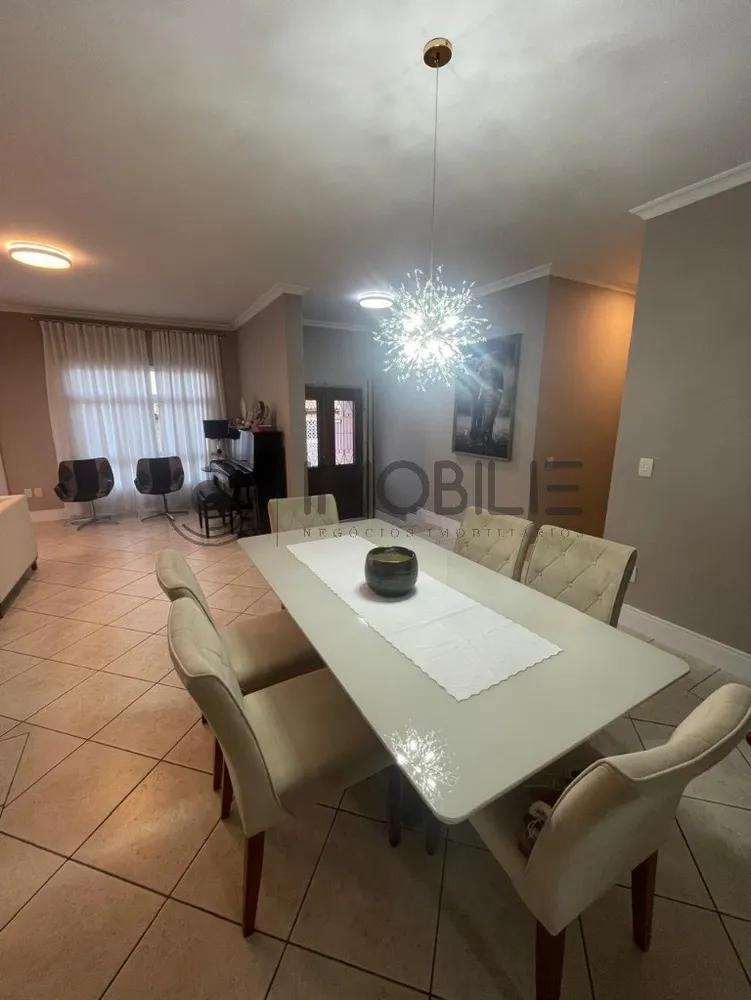 Casa, 3 quartos, 190 m² - Foto 1