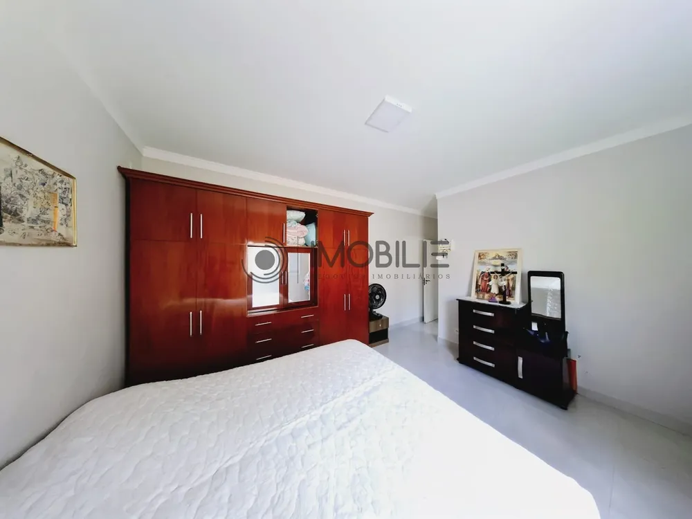 Casa, 4 quartos, 240 m² - Foto 9