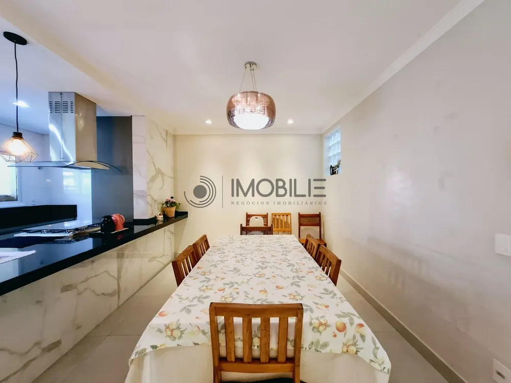 Casa, 4 quartos, 240 m² - Foto 2