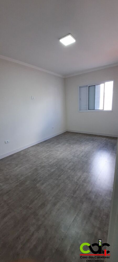 Casa à venda com 4 quartos, 215m² - Foto 2