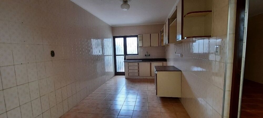Casa, 5 quartos, 342 m² - Foto 2