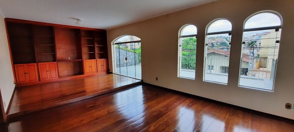 Casa, 5 quartos, 342 m² - Foto 1