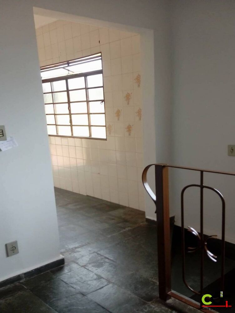 Casa, 3 quartos, 280 m² - Foto 3