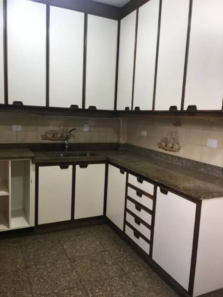 Apartamento à venda com 3 quartos, 155m² - Foto 3