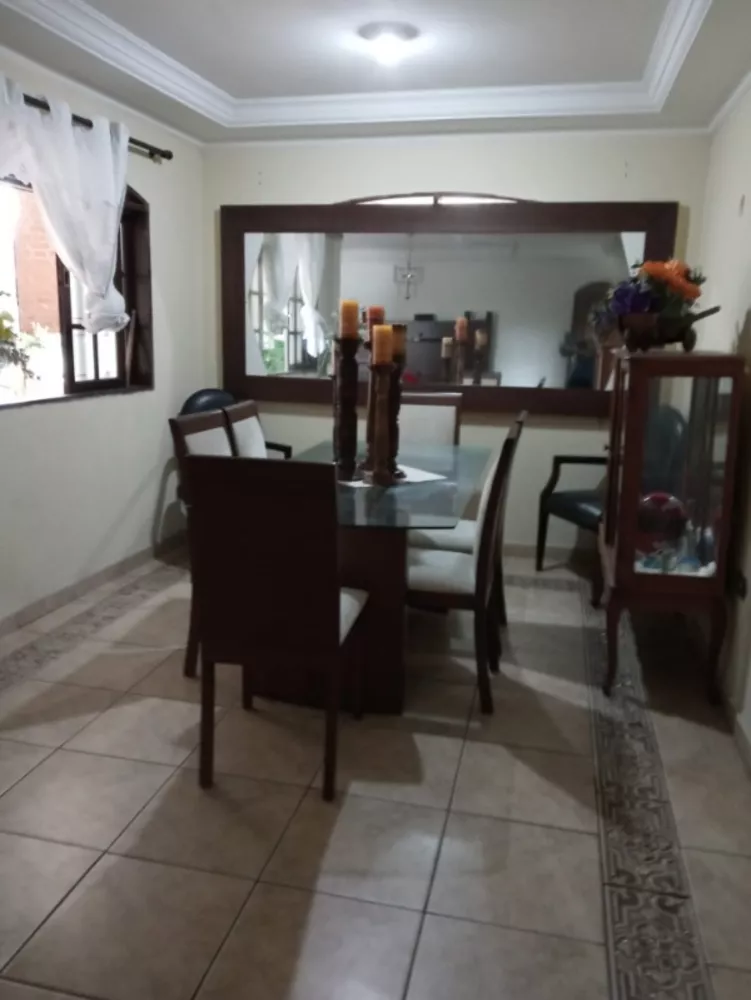 Casa à venda com 3 quartos, 600m² - Foto 8