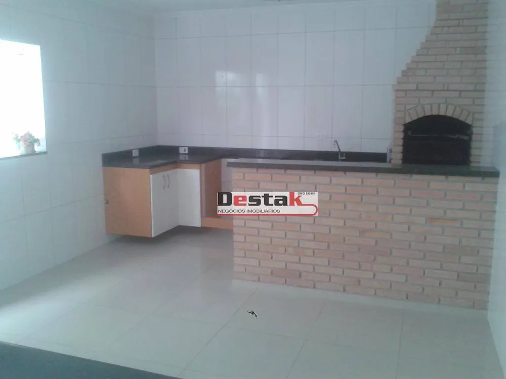 Casa, 3 quartos, 230 m² - Foto 2