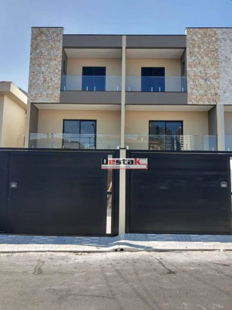 Sobrado, 3 quartos, 194 m² - Foto 1