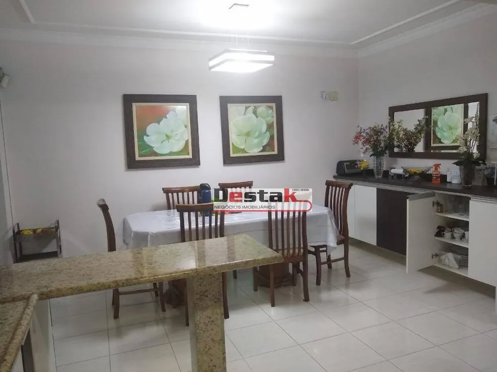 Sobrado, 3 quartos, 210 m² - Foto 2